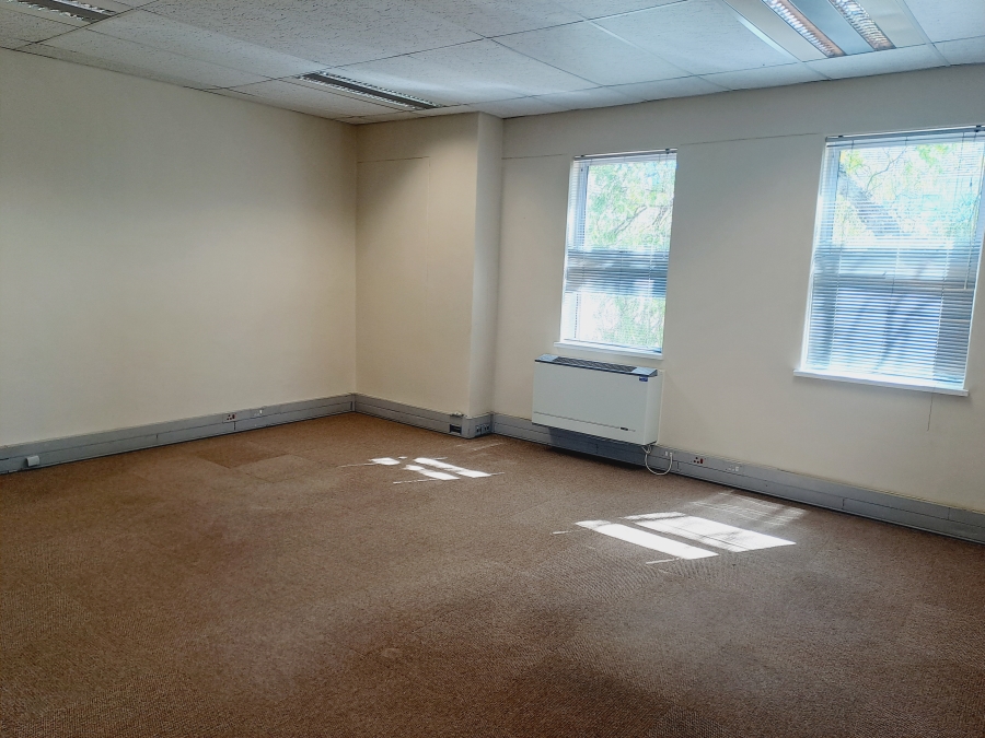 To Let commercial Property for Rent in Rosenpark Western Cape